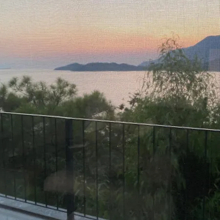 Nyaraló Saga Kaş